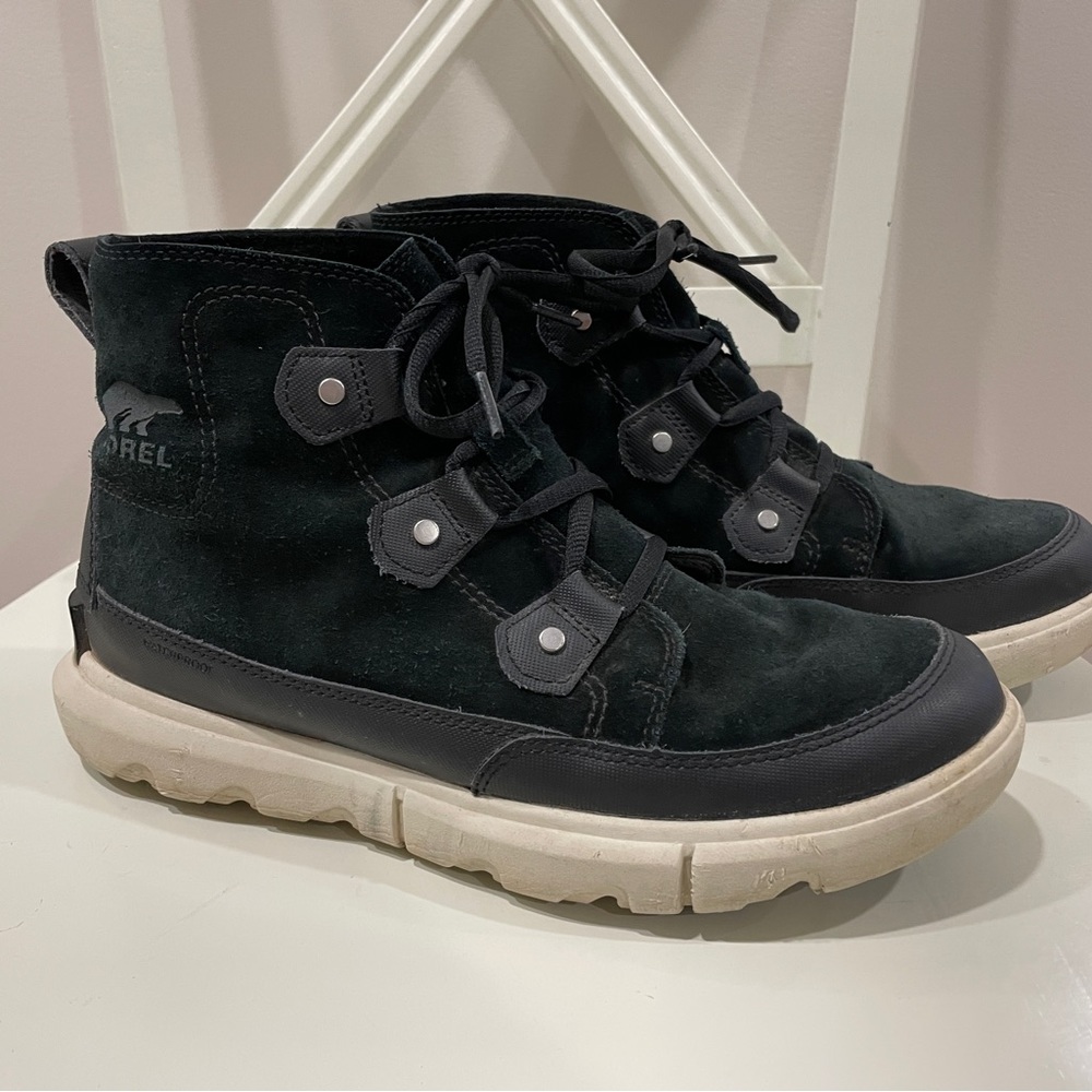 Sorel Black Lace-Up Suede Boots with White Soles